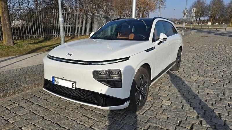 Gebraucht XPENG G9 258 kW (351 PS) 2025 Weiß SUV