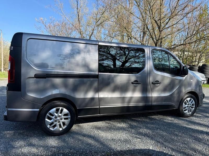 Gebraucht Opel Vivaro 145 PS (106 kW) 2016 Grau Van / Kleinbus