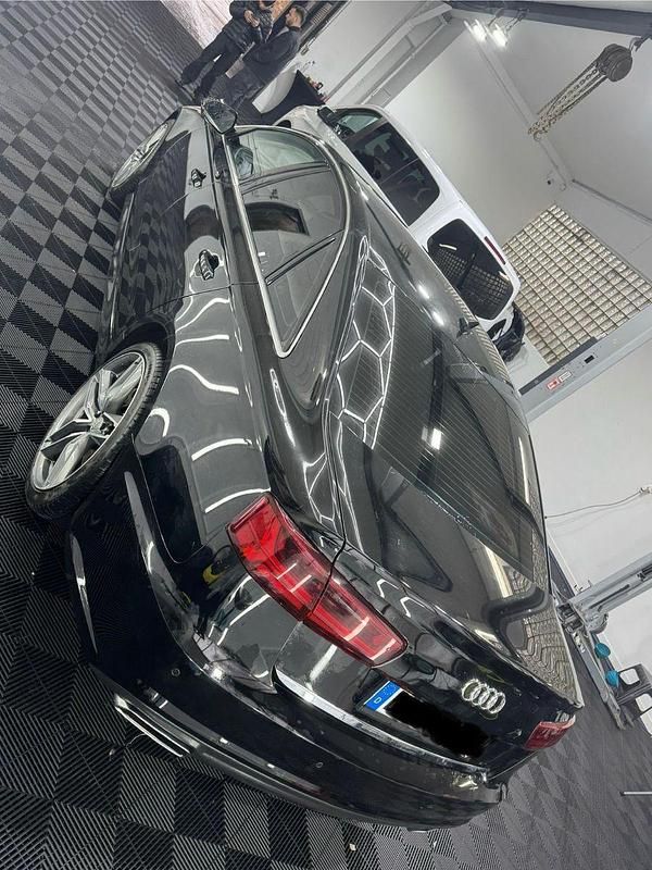 Gebraucht Audi A6 Ambiente 218 PS (160 kW) 2016 Schwarz Limousine