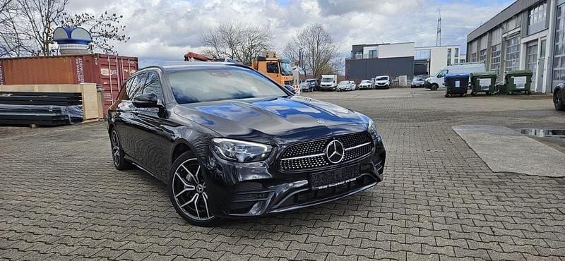 Gebraucht Mercedes E400 AMG line 330 PS (242 kW) 2021 Schwarz Kombi