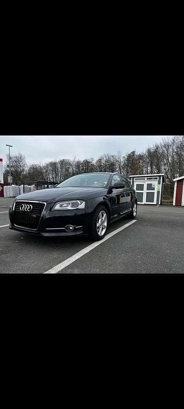 Schwarz Gebraucht 2011 Audi A3 Sportback Ambition Limousine | 6.100 € (Fairer Preis) - Bild 1/4