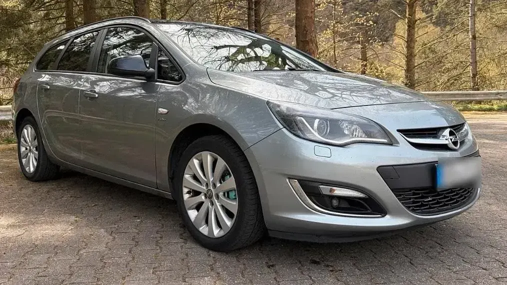 Gebraucht Opel Astra 140 PS (102 kW) 2014 Silber Kombi