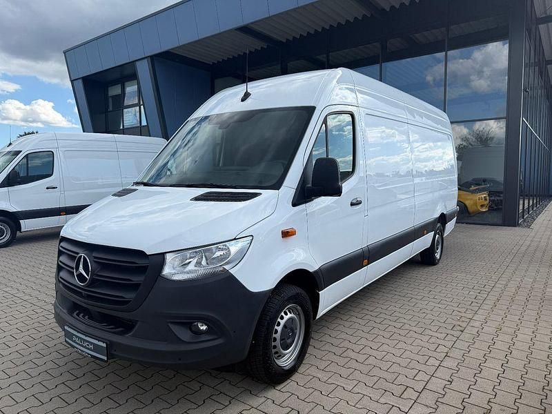 Weiß Gebraucht 2023 Mercedes Sprinter Van | 32.900 € (Guter Preis) - Bild 1/4
