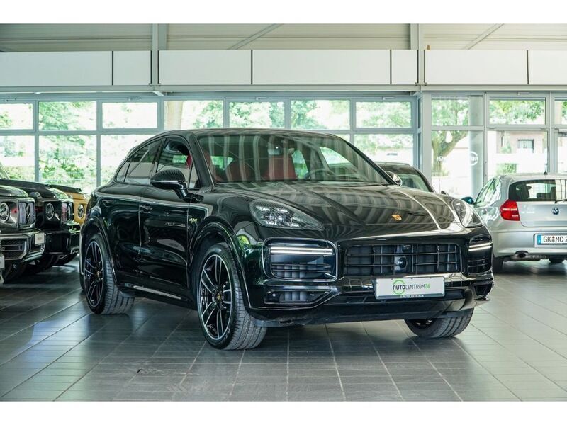 Schwarz Gebraucht 2023 Porsche Cayenne Turbo S SUV | 162.990 € - Bild 1/4
