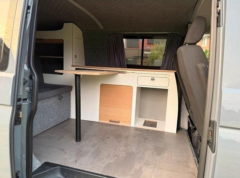 Gebraucht VW Transporter 179 PS (131 kW) 2016 Grau Van