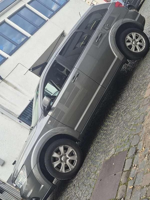 Grau Gebraucht 2012 Fiat Freemont Lounge SUV | 10.000 € (Teuer) - Bild 1/1