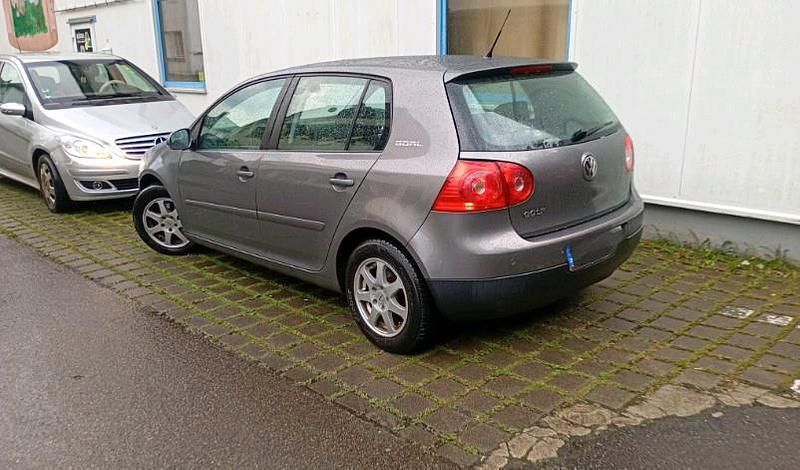 Gebraucht VW Golf V 86 PS (63 kW) 2006 Grau Kleinwagen