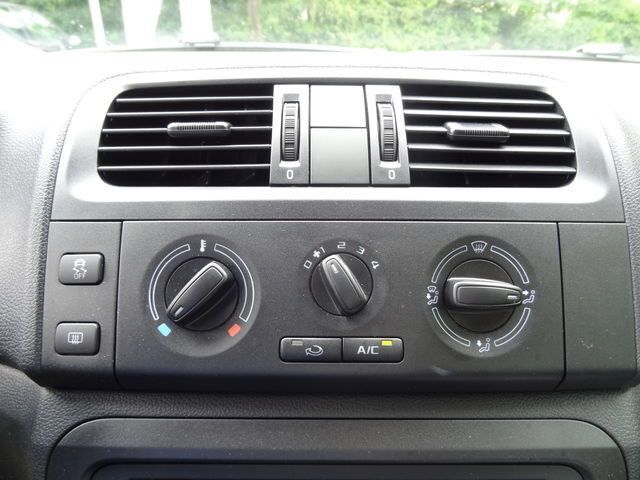 Gebraucht Skoda Fabia Active 60 PS (44 kW) 2014 Grau metallic Kleinwagen