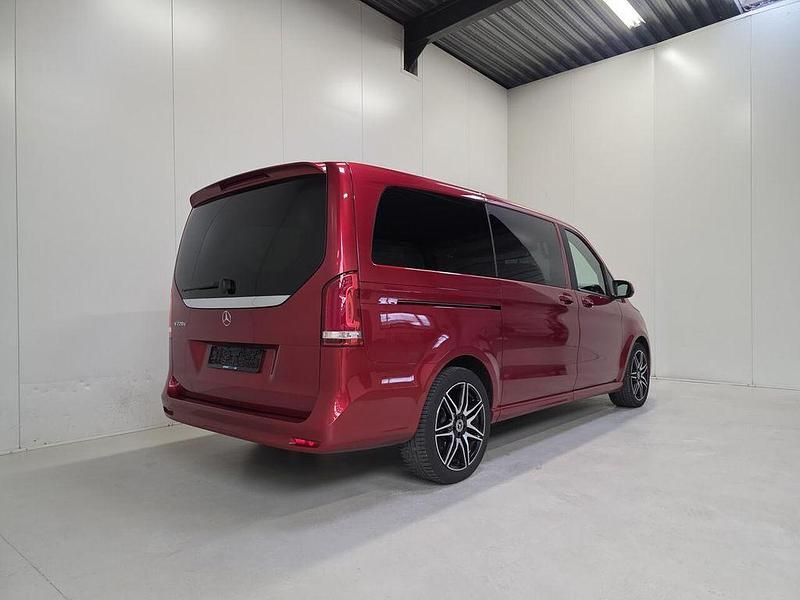 Gebraucht Mercedes V220 AMG 163 PS (119 kW) 2023 Rot Van / Kleinbus