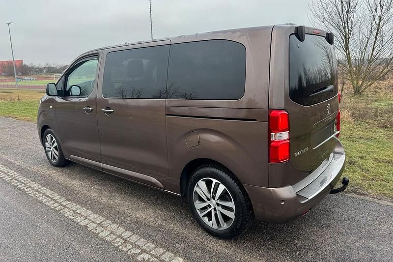 Gebraucht Peugeot Traveller Allure 180 PS (132 kW) 2016 Braun Van / Kleinbus