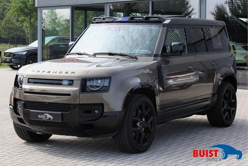 Braun Gebraucht 2021 Land Rover Defender First Edition SUV | 78.950 € (Teuer) - Bild 1/4