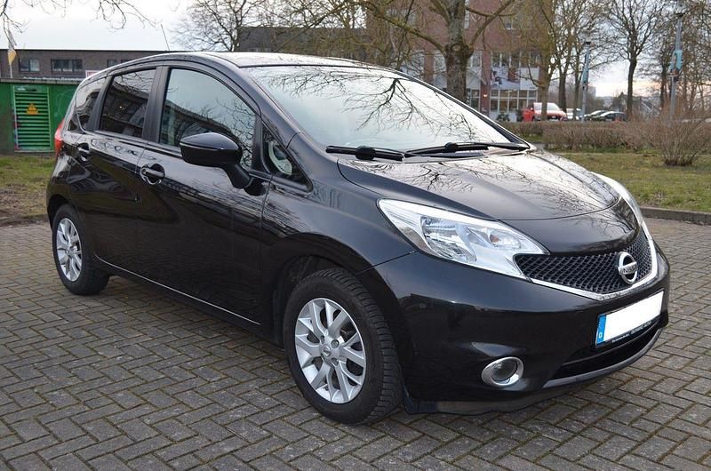 Schwarz Gebraucht 2016 Nissan Note Limousine | 4.400 € (Fairer Preis) - Bild 1/4