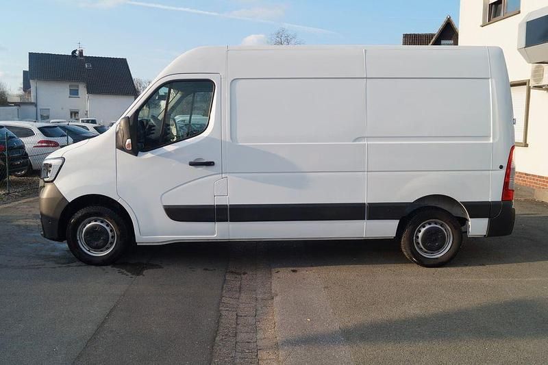 Używany Renault Master 135 KM (99 kW) 2022 Biały Minivan