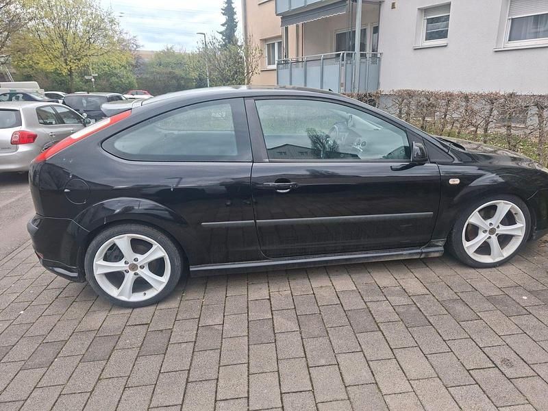 Gebraucht Ford Focus 145 PS (106 kW) 2006 Schwarz Limousine