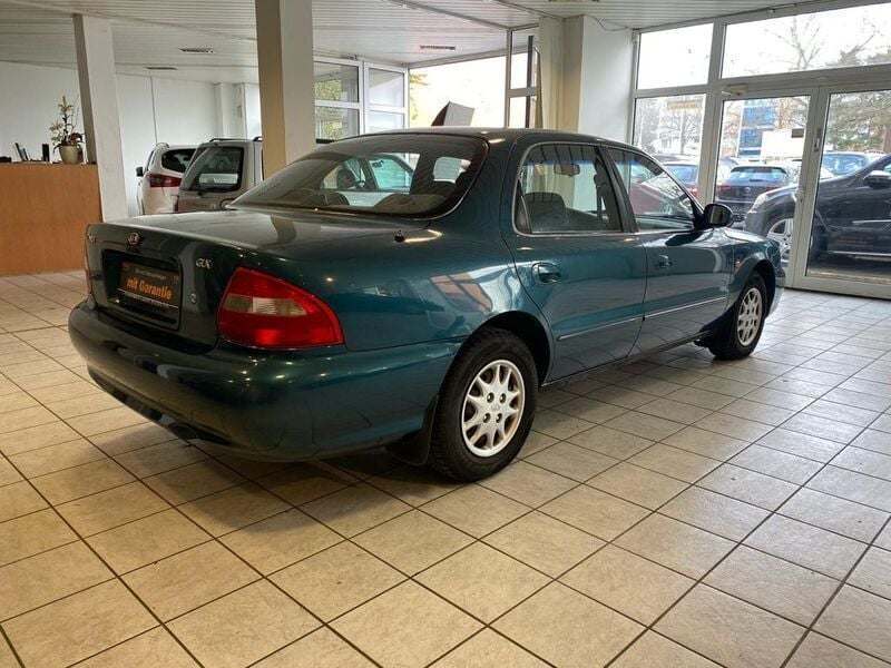 Gebraucht Kia Clarus 133 PS (97 kW) 2001 Blau Limousine