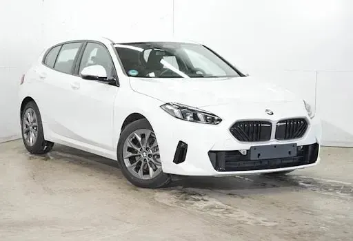Używany BMW 120 Shadowline 170 KM (125 kW) 2025 Biały Hatchback