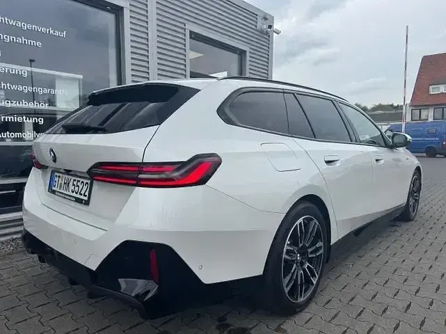 Gebraucht BMW 520 Performance 197 PS (144 kW) 2025 Weiß Limousine