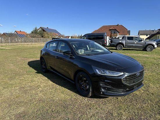Neu Ford Focus Titanium 125 PS (91 kW) 2026 Schwarz Limousine