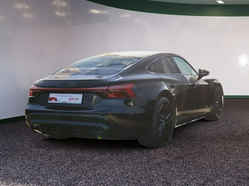 Gebraucht Audi e-tron 350 kW (476 PS) 2024 Schwarz / mythosschwarz (metallic) SUV