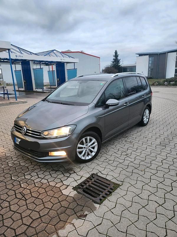 Gebraucht VW Touran Comfortline 150 PS (110 kW) 2016 Grau Van / Kleinbus
