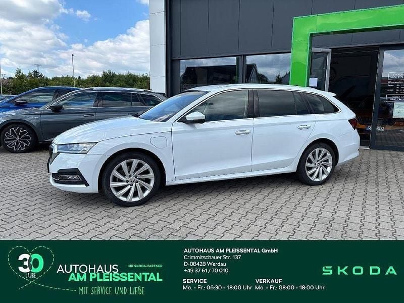 Moonweiss metallic Gebraucht 2021 Skoda Octavia Style Kombi | 22.980 € (Fairer Preis) - Bild 1/4