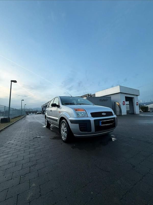 Silber Gebraucht 2005 Ford Fusion Kleinwagen | 2.250 € - Bild 1/4