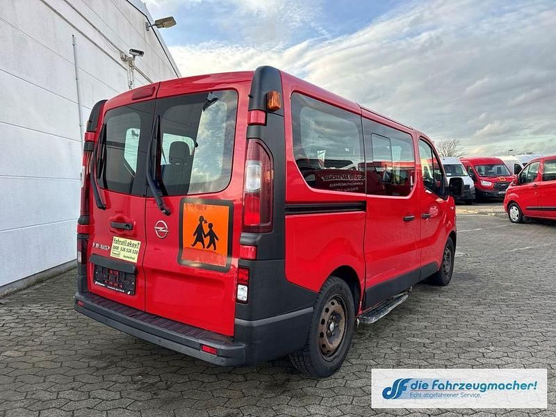 Gebraucht Opel Vivaro 90 PS (66 kW) 2015 Rot Van / Kleinbus