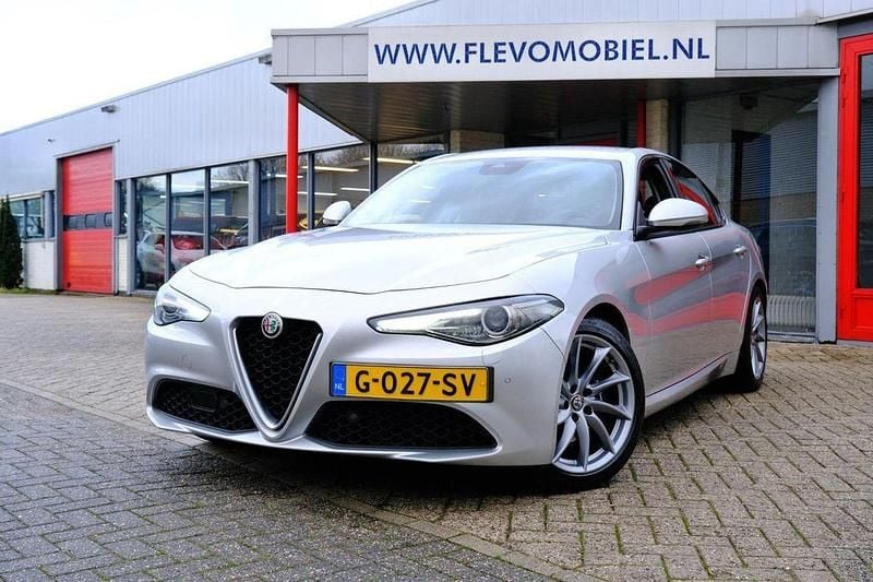 Gebraucht Alfa Romeo Giulia Super 179 PS (131 kW) 2017 Grau Limousine