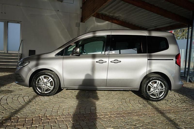 Gebraucht Mercedes T180 116 PS (85 kW) 2023 Grau Van / Kleinbus