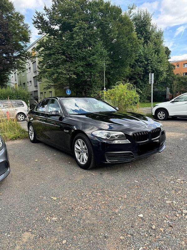 Schwarz Gebraucht 2013 BMW 520 Limousine | 12.600 € (Fairer Preis) - Bild 1/4