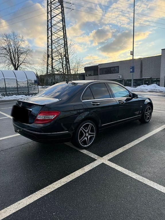 Gebraucht Mercedes C250 204 PS (150 kW) 2011 Schwarz Limousine
