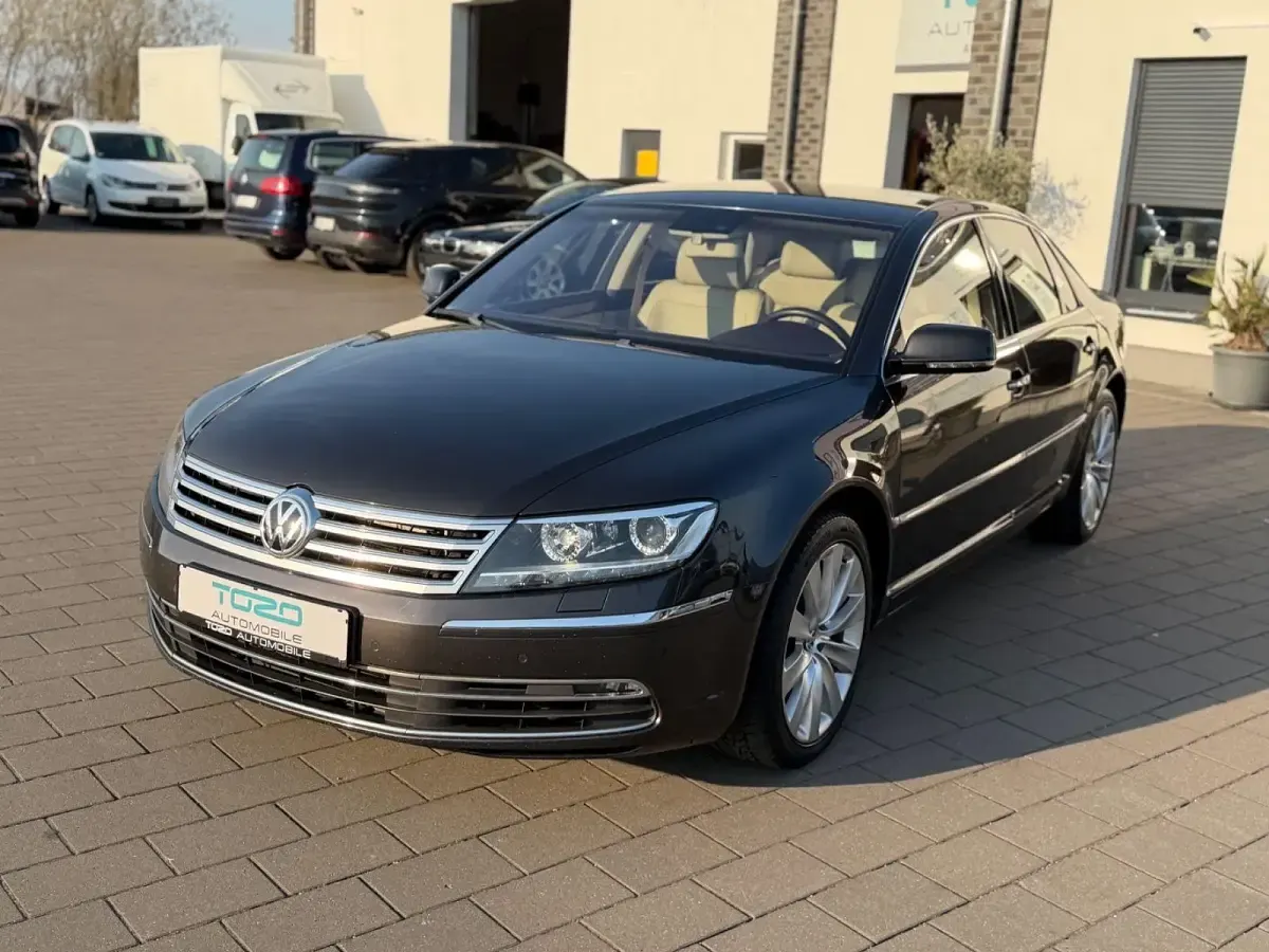 Gebraucht VW Phaeton 334 PS (245 kW) 2016 Braun Limousine