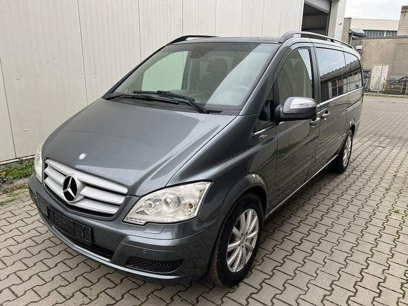 Grau Gebraucht 2013 Mercedes Viano Edition Van / Kleinbus | 16.999 € (Guter Preis) - Bild 1/4