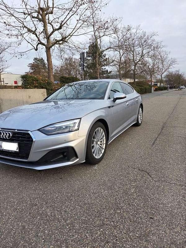 Gebraucht Audi A5 Basis 163 PS (119 kW) 2022 Grau Limousine