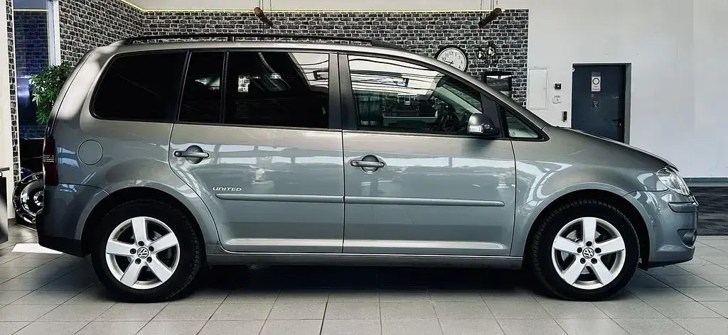 Gebraucht VW Touran United 105 PS (77 kW) 2009 Grau Van / Kleinbus