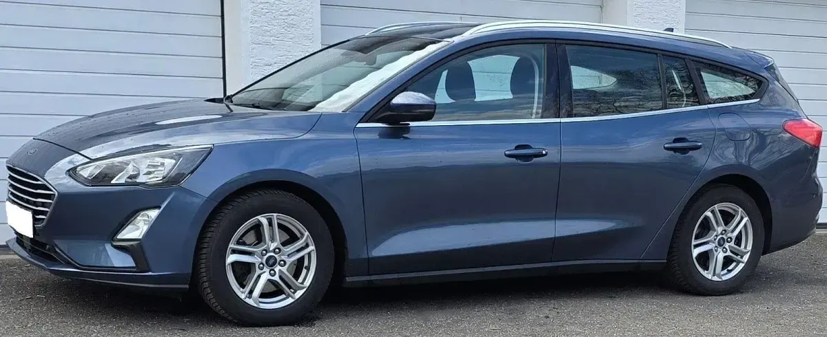 Usado Ford Focus Cool & Connect 101 CV (74 kW) 2020 Azul Berlina