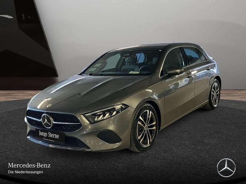 Gebraucht Mercedes A200 Advanced Plus 163 PS (119 kW) 2025 Grau Limousine