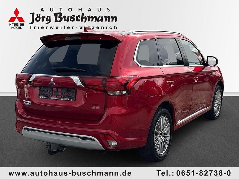 Gebraucht Mitsubishi Outlander P-HEV Basis 135 PS (99 kW) 2020 Dynamikrot SUV