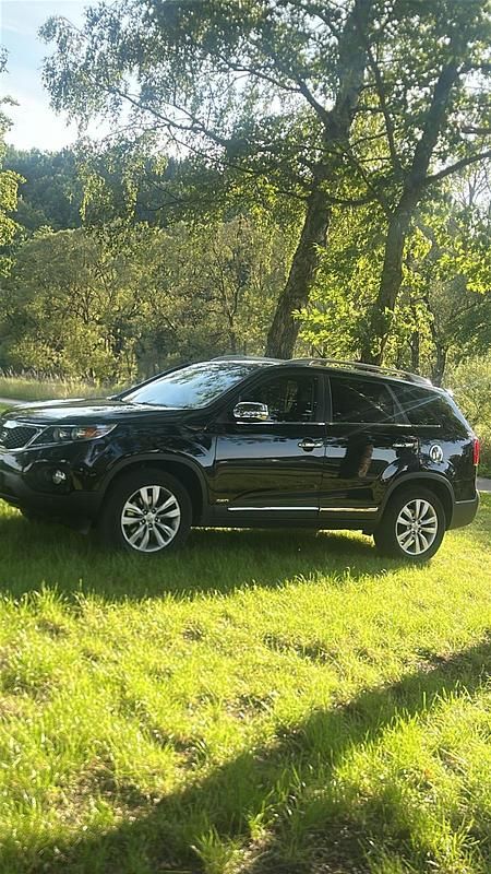 Schwarz Gebraucht 2012 Kia Sorento 2 SUV | 10.999 € (Teuer) - Bild 1/4