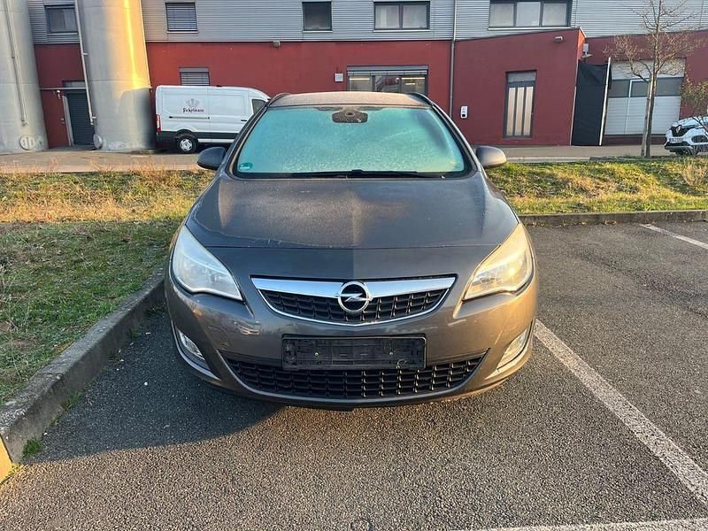 Gebraucht Opel Astra 120 PS (88 kW) 2012 Grau Kombi