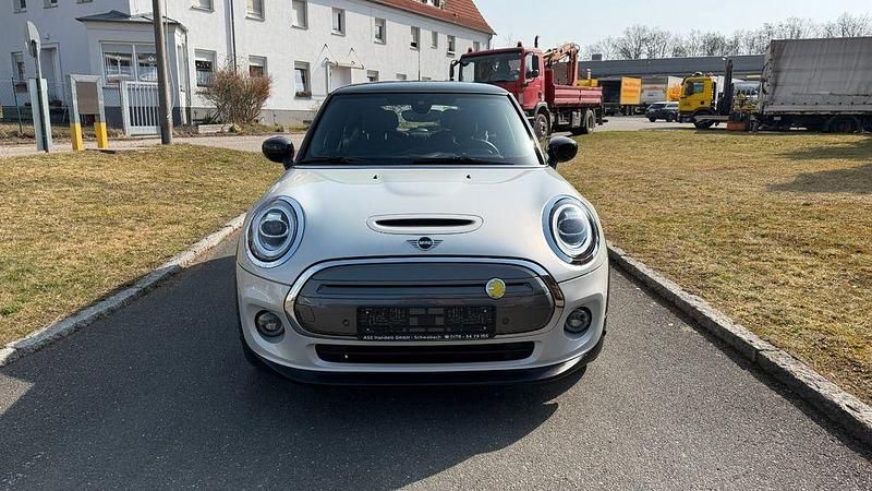 Gebraucht Mini Cooper SE 135 kW (184 PS) 2020 Weiß Kleinwagen