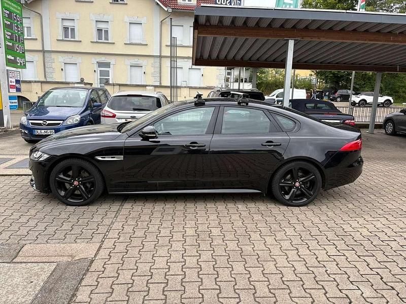 Gebraucht Jaguar XF R-Sport 300 PS (220 kW) 2017 Schwarz Limousine