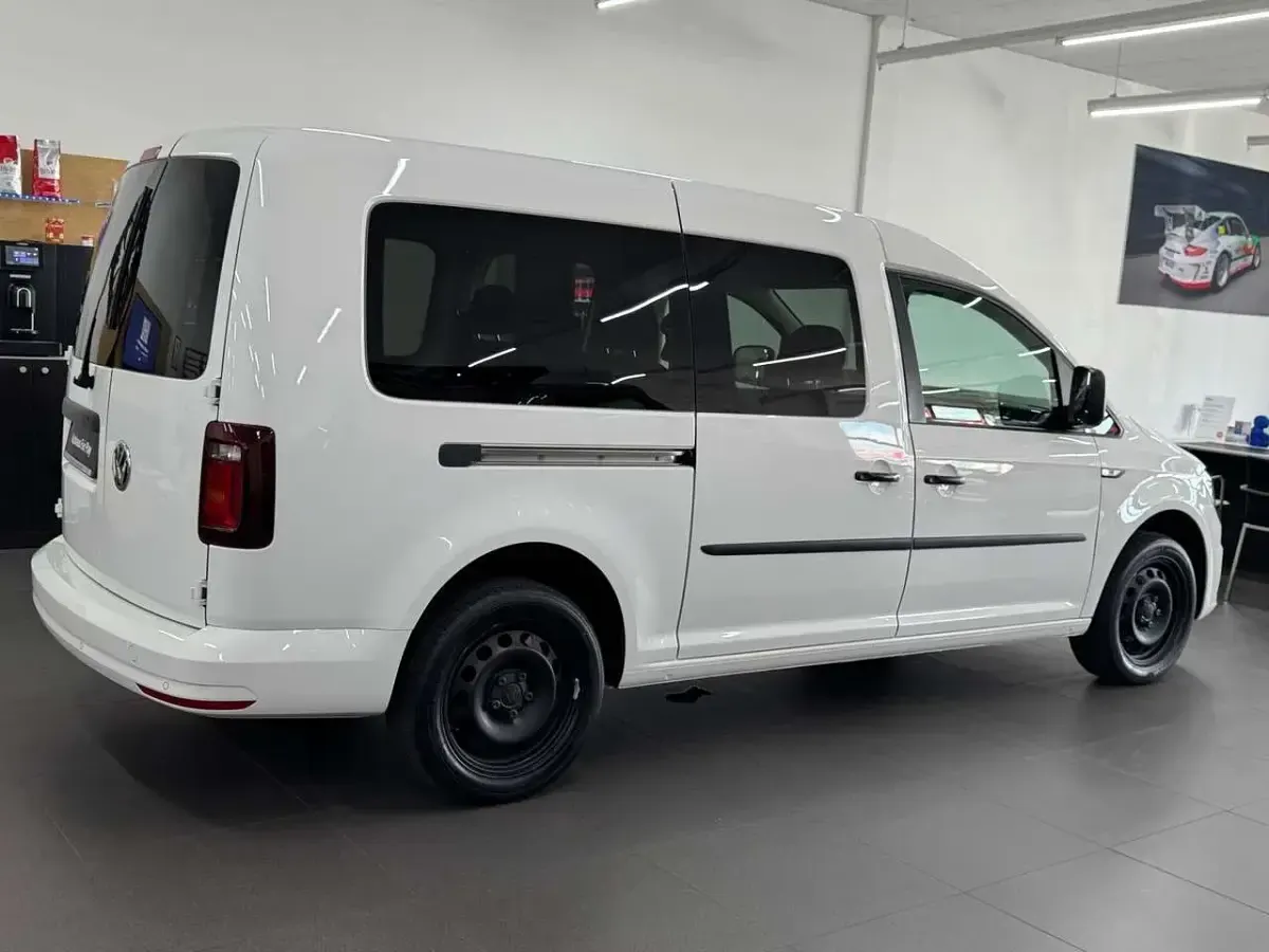 Gebraucht VW Caddy Maxi 102 PS (75 kW) 2017 Candyweiss Van / Kleinbus