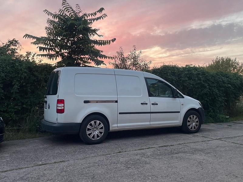 Weiß Gebraucht 2011 VW Caddy Van / Kleinbus | 10.300 € (Teuer) - Bild 1/4