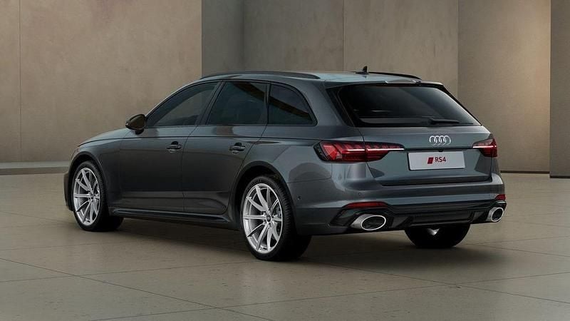 Gebraucht Audi RS4 Ambiente 450 PS (330 kW) 2024 Daytonagrau (metallic) Kombi