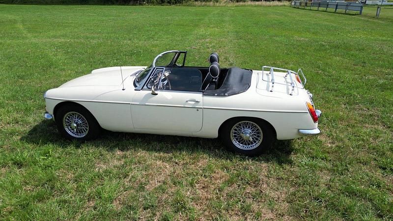 Gebraucht MG B 95 PS (69 kW) 1967 Beige Cabrio