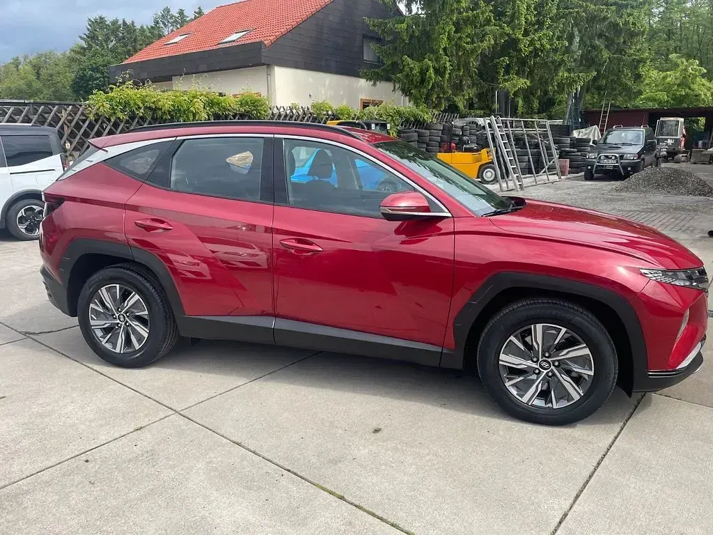 Gebraucht Hyundai Tucson 150 PS (110 kW) 2023 Rot SUV
