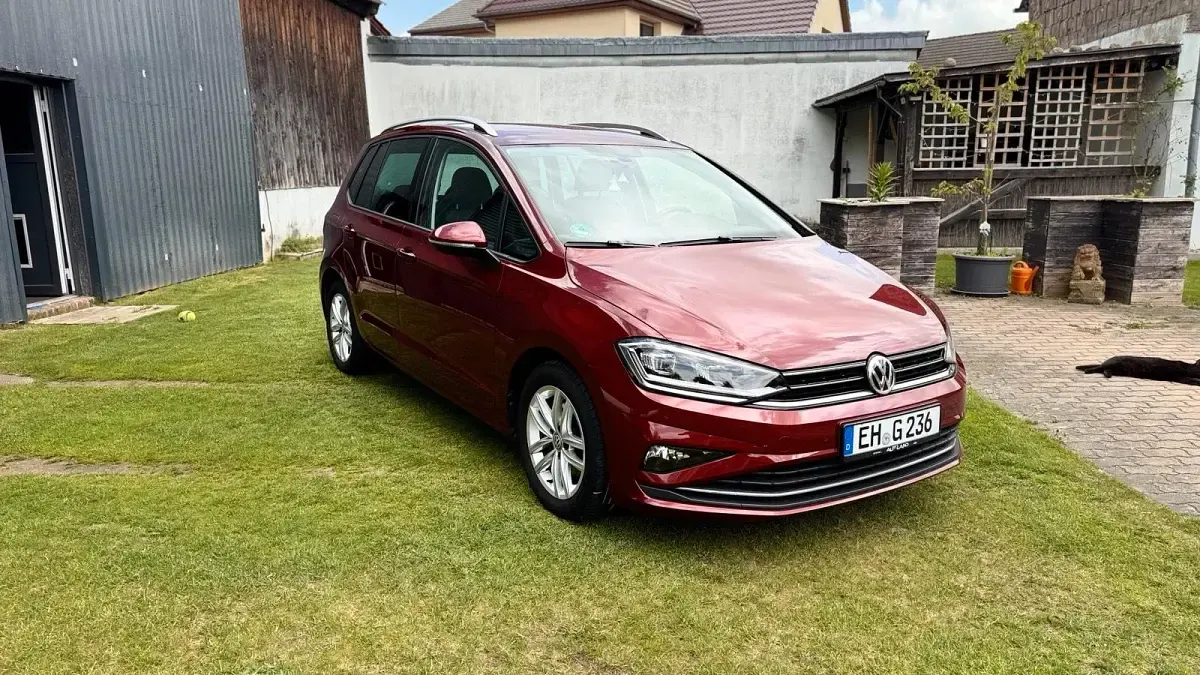 Gebraucht VW Golf Comfortline 150 PS (110 kW) 2020 Rot Van / Kleinbus