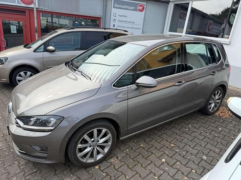 Limestone grey metallic Gebraucht 2015 VW Golf Sportsvan Highline Van / Kleinbus | 13.550 € (Guter Preis) - Bild 1/4