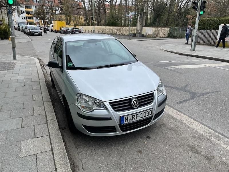 Gebraucht VW Polo 60 PS (44 kW) 2007 Silber Limousine